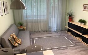 Spacious 1bdrm apartment near metro. Free parking